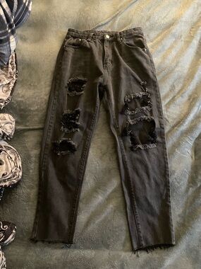 SHEIN Black Distressed Boyfriend Jeans